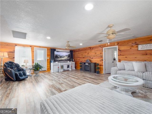 2075 Sylvia Lane, Waycross, GA 31503