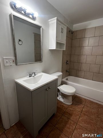 109-111 Park Terrace 1, Bridgeport, CT 06604