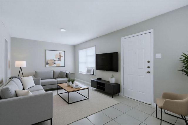 1228 6th Avenue N, Texas City, TX 77590