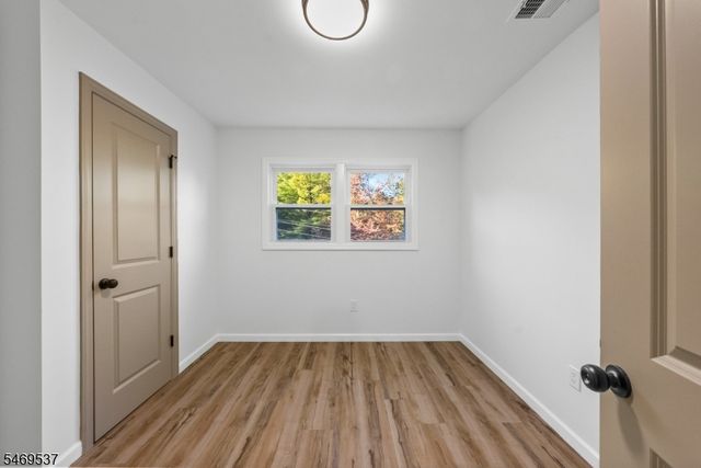 9 Shelley Ter, West Orange Twp., NJ 07052