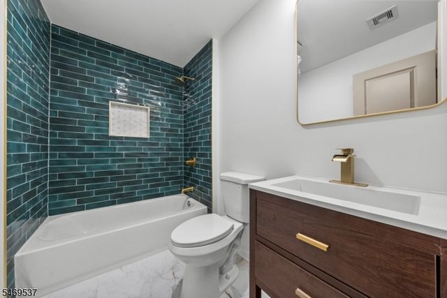 9 Shelley Ter, West Orange Twp., NJ 07052