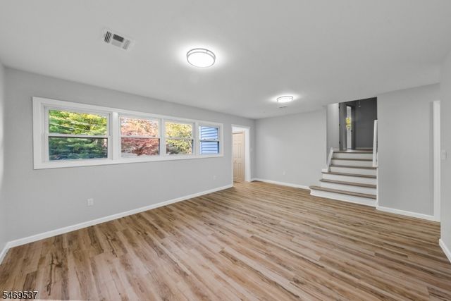 9 Shelley Ter, West Orange Twp., NJ 07052