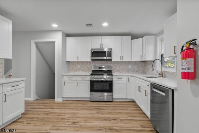 9 Shelley Ter, West Orange Twp., NJ 07052