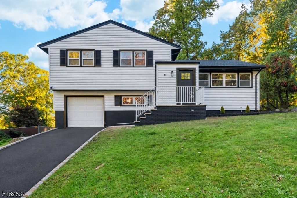 9 Shelley Ter, West Orange Twp., NJ 07052