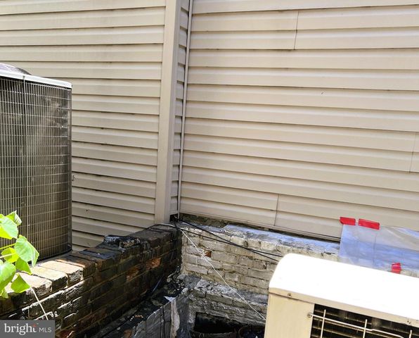 425 E BALTIMORE ST, Baltimore, MD 21202