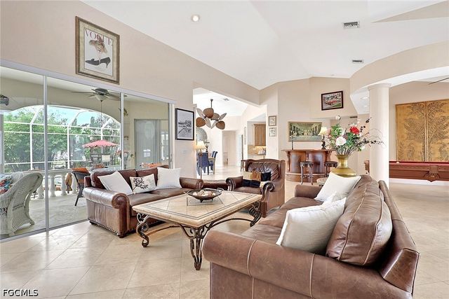 4403 SE 11th PL, Cape Coral, FL 33904
