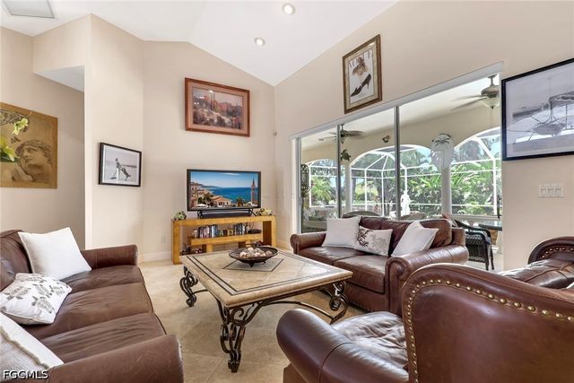 4403 SE 11th PL, Cape Coral, FL 33904