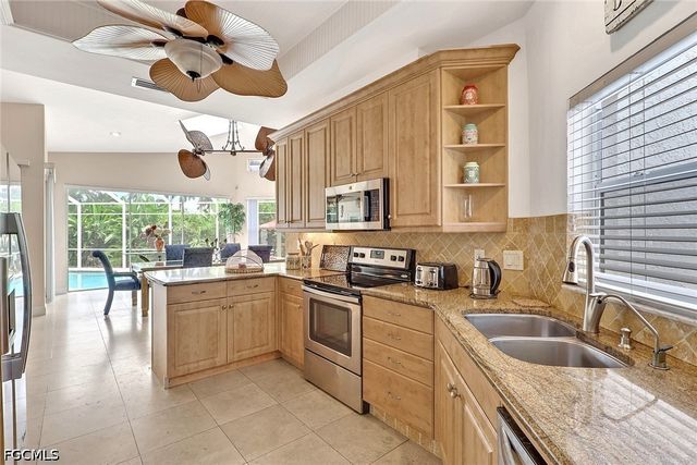 4403 SE 11th PL, Cape Coral, FL 33904