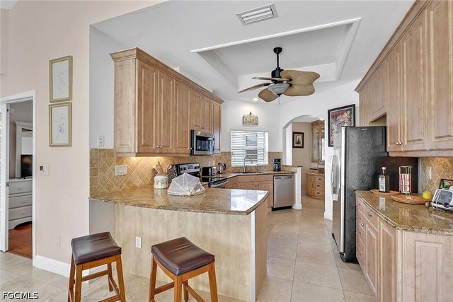 4403 SE 11th PL, Cape Coral, FL 33904