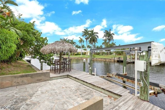 4403 SE 11th PL, Cape Coral, FL 33904