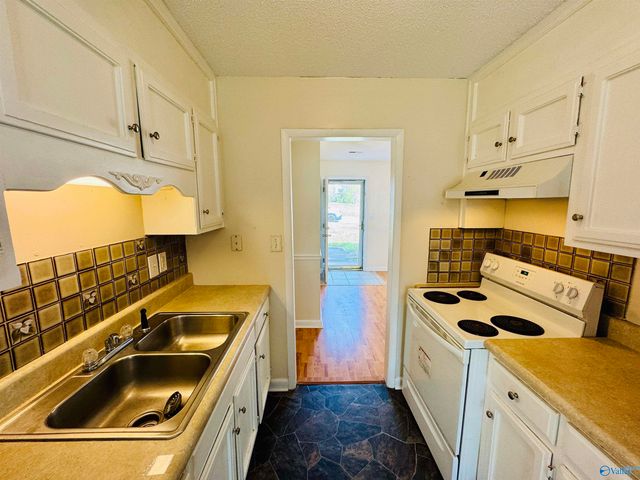 13900 Wyandotte Drive, Huntsville, AL 35803