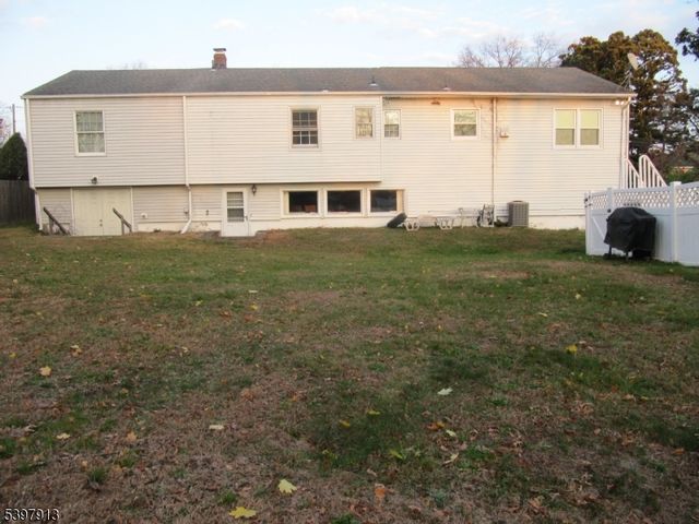 37 Atwood Pl, Wayne Twp., NJ 07470
