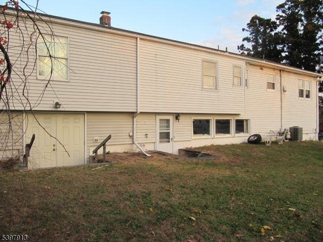 37 Atwood Pl, Wayne Twp., NJ 07470