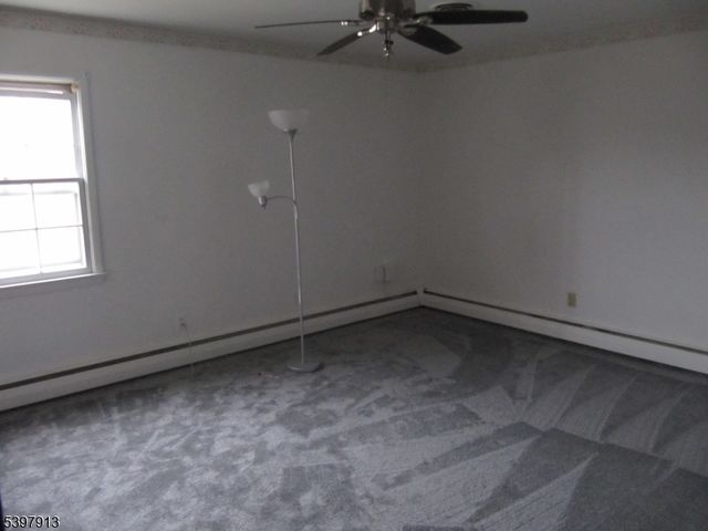 37 Atwood Pl, Wayne Twp., NJ 07470