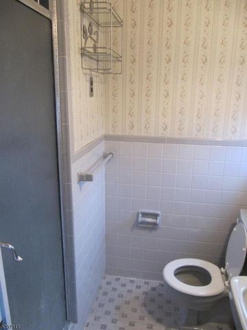 37 Atwood Pl, Wayne Twp., NJ 07470