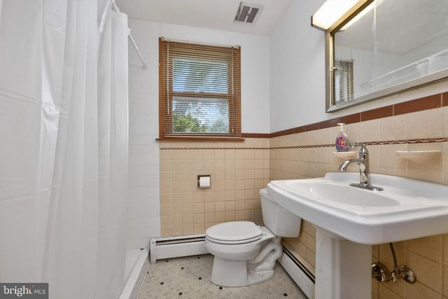 234 W CHESTNUT ST, Souderton, PA 18964