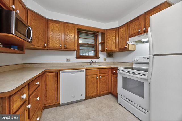 234 W CHESTNUT ST, Souderton, PA 18964