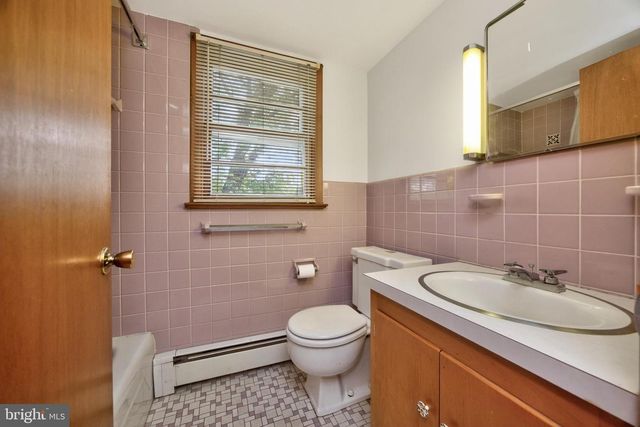 234 W CHESTNUT ST, Souderton, PA 18964