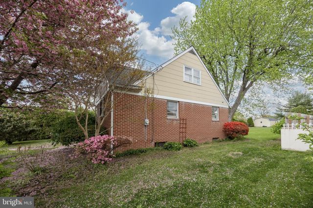 234 W CHESTNUT ST, Souderton, PA 18964