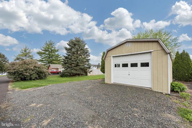 234 W CHESTNUT ST, Souderton, PA 18964
