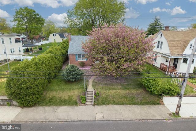 234 W CHESTNUT ST, Souderton, PA 18964