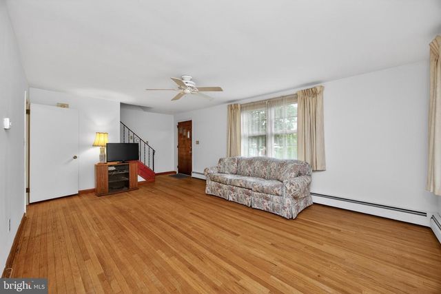 234 W CHESTNUT ST, Souderton, PA 18964