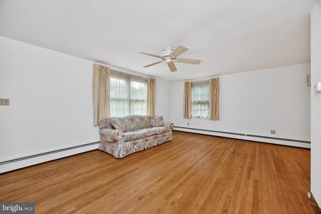 234 W CHESTNUT ST, Souderton, PA 18964