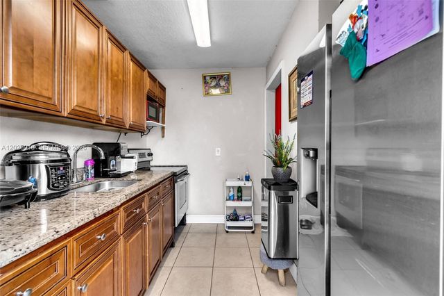 2365 NW 155th St, Miami Gardens, FL 33054