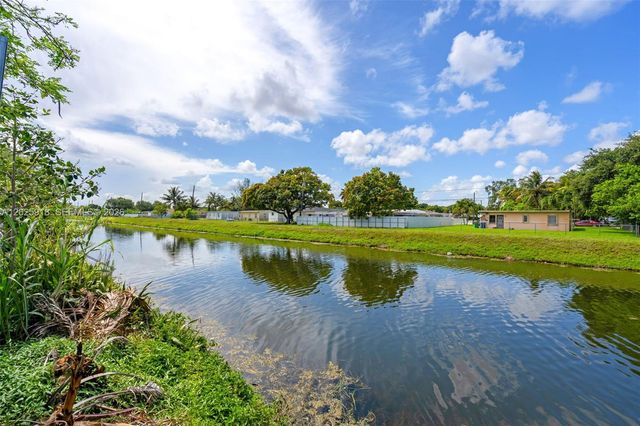 2365 NW 155th St, Miami Gardens, FL 33054