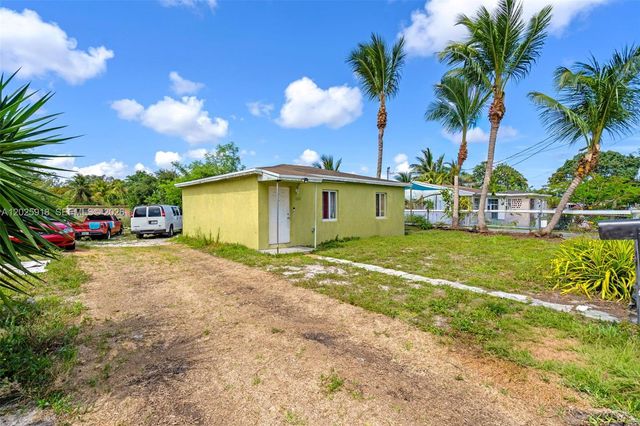 2365 NW 155th St, Miami Gardens, FL 33054