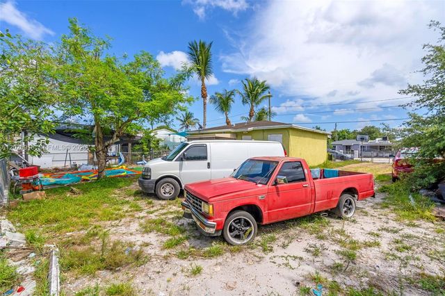2365 NW 155th St, Miami Gardens, FL 33054