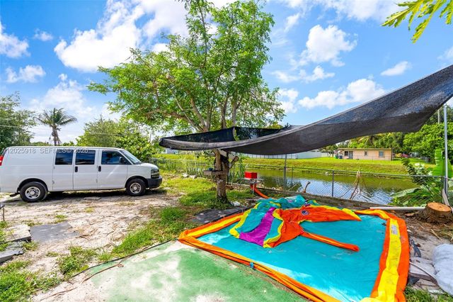 2365 NW 155th St, Miami Gardens, FL 33054
