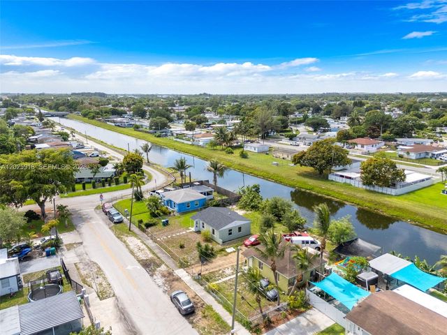 2365 NW 155th St, Miami Gardens, FL 33054