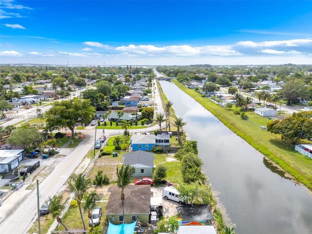 2365 NW 155th St, Miami Gardens, FL 33054