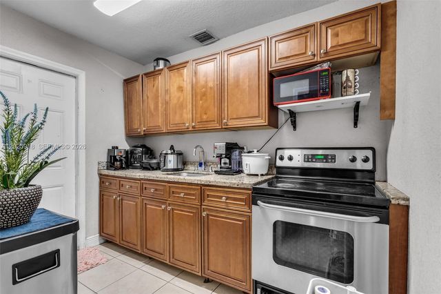 2365 NW 155th St, Miami Gardens, FL 33054