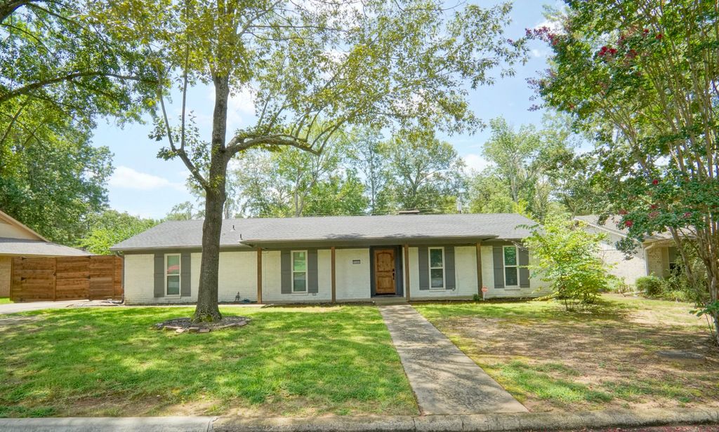 3260 Clark Lane, Paris, TX 75460