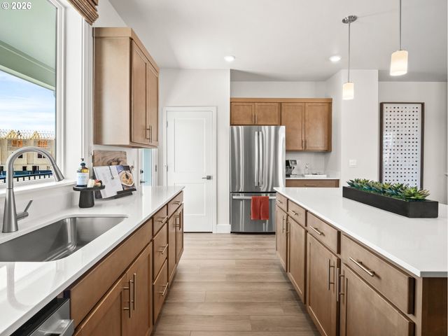 932 Sw Lockley Ter, Beaverton, OR 97003
