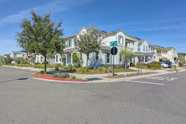 2230 Cannery Loop, Davis, CA 95616