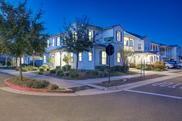 2230 Cannery Loop, Davis, CA 95616