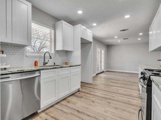 2305 Peach Lane, Pasadena, TX 77502