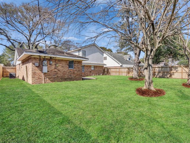 2305 Peach Lane, Pasadena, TX 77502