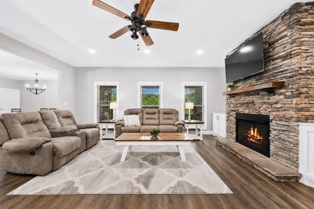 217 Rockhouse Rd, Hohenwald, TN 38462