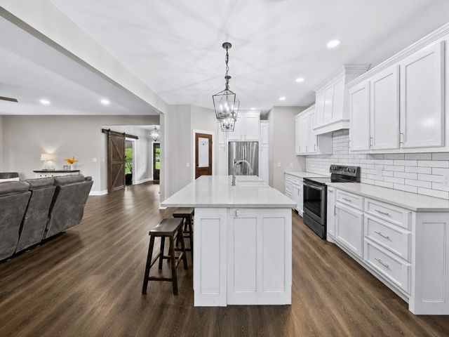 217 Rockhouse Rd, Hohenwald, TN 38462