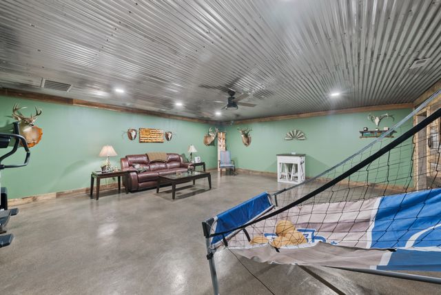 217 Rockhouse Rd, Hohenwald, TN 38462