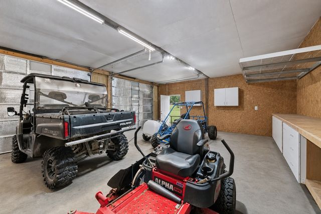 217 Rockhouse Rd, Hohenwald, TN 38462