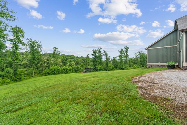 217 Rockhouse Rd, Hohenwald, TN 38462