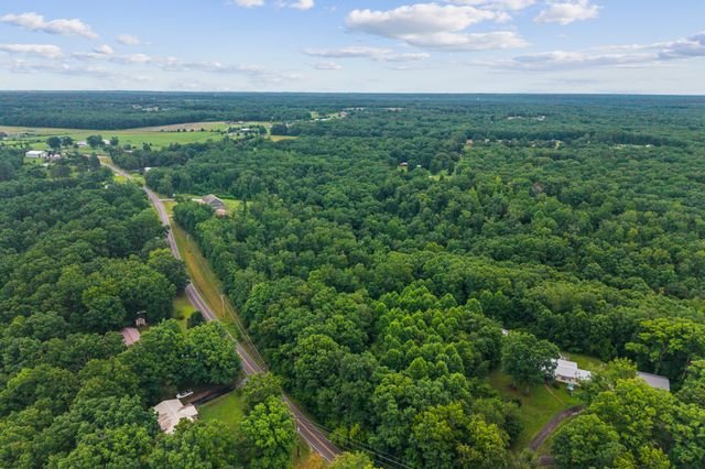 217 Rockhouse Rd, Hohenwald, TN 38462