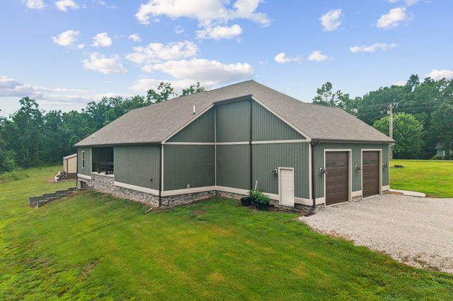 217 Rockhouse Rd, Hohenwald, TN 38462