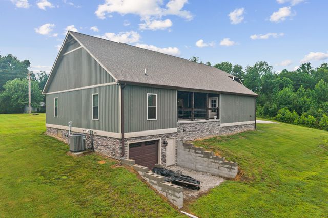 217 Rockhouse Rd, Hohenwald, TN 38462