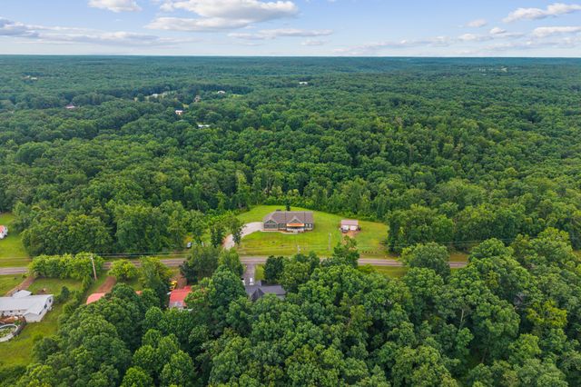 217 Rockhouse Rd, Hohenwald, TN 38462